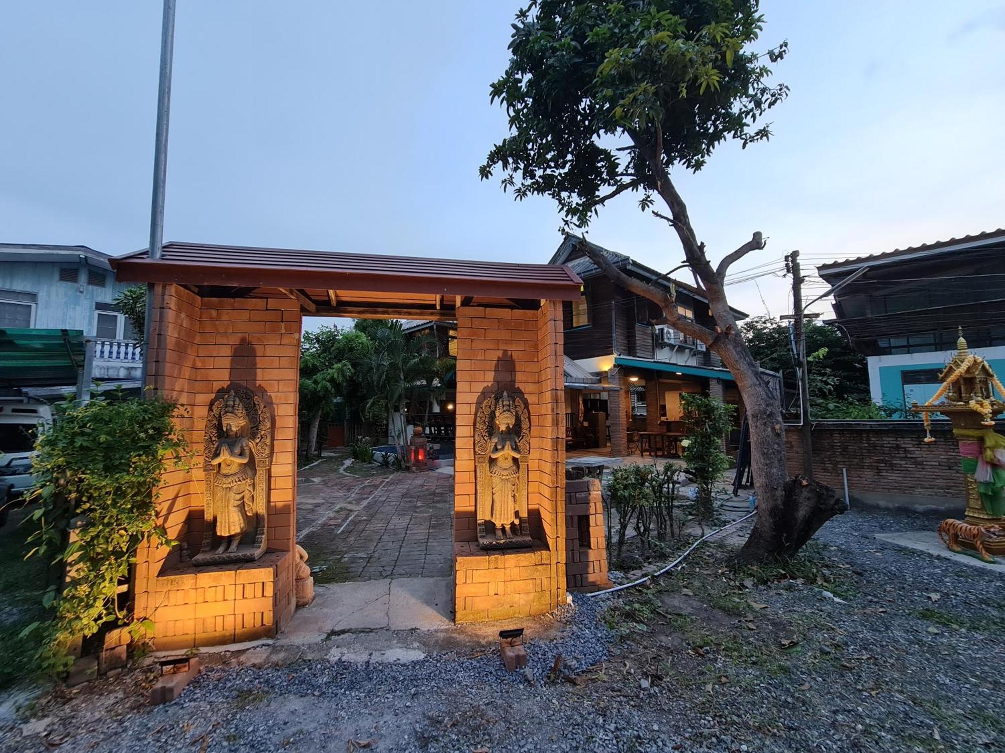 Ferienwohnung Tepbunthomhouse Ayutthaya Exterior foto